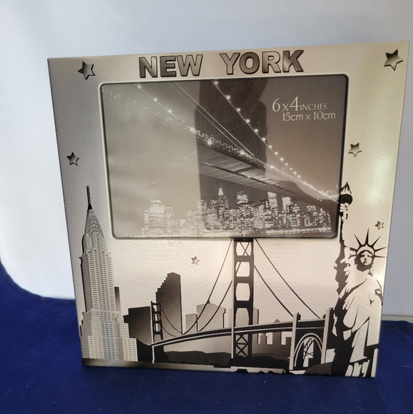 Metal Silver and Black New York Picture Frame 6in×4in All Occasion Unisex - Picture 5 of 7